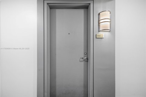 Condo in Miami, Florida, 2 bedrooms  № 1744029 - photo 22