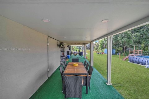 Купить виллу или дом в Локсахатчи-Гроувс, Флорида 4 спальни, 198.16м2, № 1809159 - фото 23