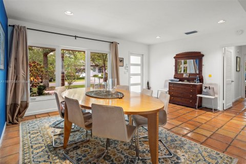 Casa en alquiler en Coral Gables, Florida, 3 dormitorios, 127.65 m2 № 1948802 - foto 13