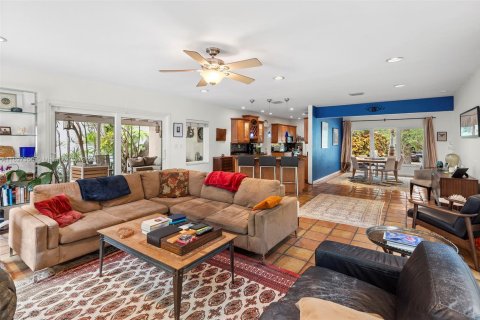 Casa en alquiler en Coral Gables, Florida, 3 dormitorios, 127.65 m2 № 1948802 - foto 8