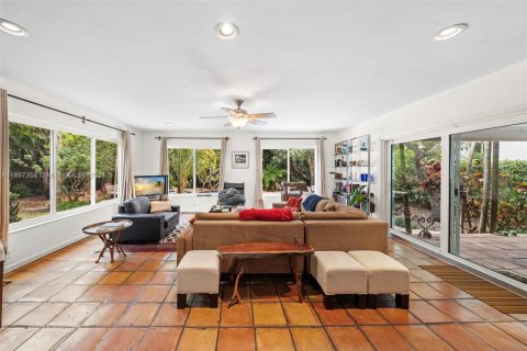 Casa en alquiler en Coral Gables, Florida, 3 dormitorios, 127.65 m2 № 1948802 - foto 5