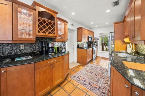 Casa en alquiler en Coral Gables, Florida, 3 dormitorios, 127.65 m2 № 1948802 - foto 10