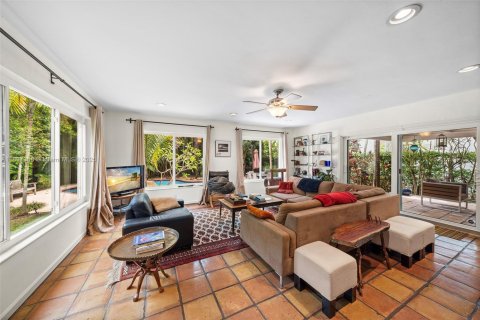 Casa en alquiler en Coral Gables, Florida, 3 dormitorios, 127.65 m2 № 1948802 - foto 6