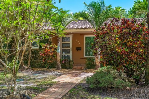 Casa en alquiler en Coral Gables, Florida, 3 dormitorios, 127.65 m2 № 1948802 - foto 28