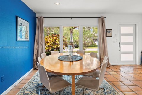 Casa en alquiler en Coral Gables, Florida, 3 dormitorios, 127.65 m2 № 1948802 - foto 14