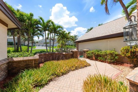 House in Belleair, Florida 4 bedrooms, 462.19 sq.m. № 2129840 - photo 5