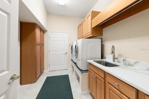 House in Belleair, Florida 4 bedrooms, 462.19 sq.m. № 2129840 - photo 21
