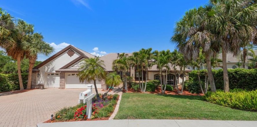 House in Belleair, Florida 4 bedrooms, 462.19 sq.m. № 2129840