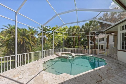 House in Belleair, Florida 4 bedrooms, 462.19 sq.m. № 2129840 - photo 29