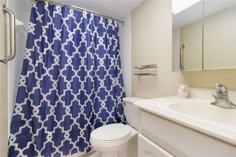 Condo in Redington Shores, Florida, 2 bedrooms  № 1869603 - photo 29