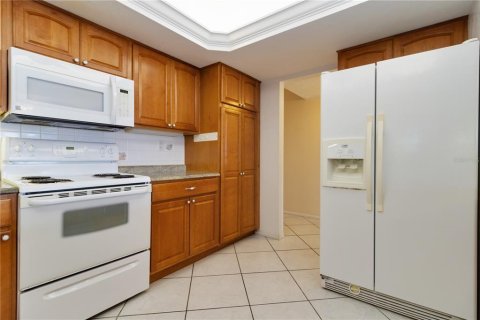Condo in Redington Shores, Florida, 2 bedrooms  № 1869603 - photo 16