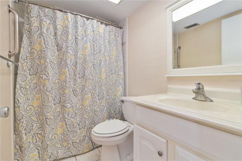 Condo in Redington Shores, Florida, 2 bedrooms  № 1869603 - photo 28