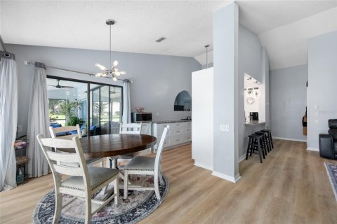 House in Holiday, Florida 3 bedrooms, 199.83 sq.m. № 2337236 - photo 12