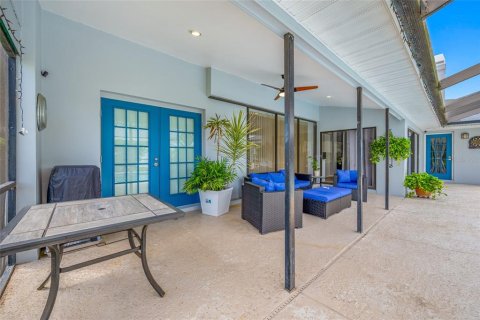 House in Holiday, Florida 3 bedrooms, 199.83 sq.m. № 2337236 - photo 16