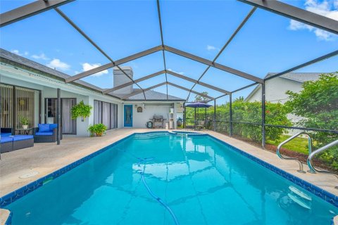 House in Holiday, Florida 3 bedrooms, 199.83 sq.m. № 2337236 - photo 14