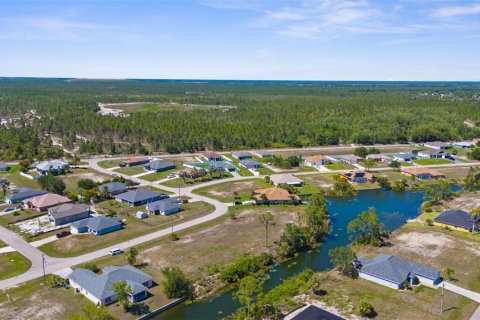 Land in Cape Coral, Florida № 1690909 - photo 5
