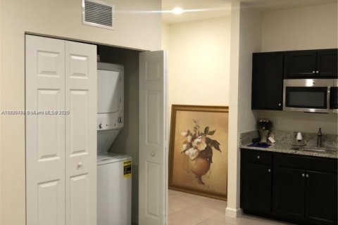 Снять в аренду коммерческую недвижимость в Хомстед, Флорида 1 спальня, 55.74м2, № 1944325 - фото 24