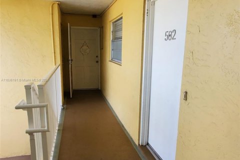 Condo in Miami Beach, Florida, 1 bedroom  № 1865342 - photo 29