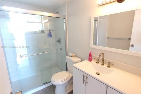 Condo in Miami Beach, Florida, 1 bedroom  № 1865342 - photo 8