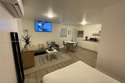 Villa ou maison à vendre à Miami, Floride: 3 chambres, 141.4 m2 № 2008811 - photo 15