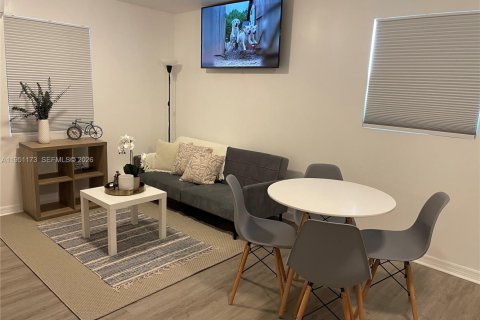 Villa ou maison à vendre à Miami, Floride: 3 chambres, 141.4 m2 № 2008811 - photo 16