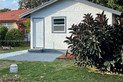 Villa ou maison à vendre à Miami, Floride: 3 chambres, 141.4 m2 № 2008811 - photo 12