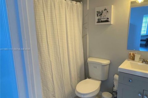 Villa ou maison à vendre à Miami, Floride: 3 chambres, 141.4 m2 № 2008811 - photo 13