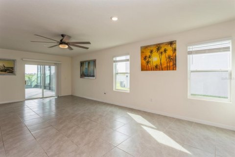 House in Wimauma, Florida 5 bedrooms, 231.23 sq.m. № 1524816 - photo 17