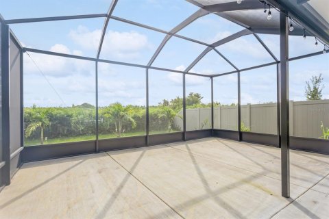 House in Wimauma, Florida 5 bedrooms, 231.23 sq.m. № 1524816 - photo 22