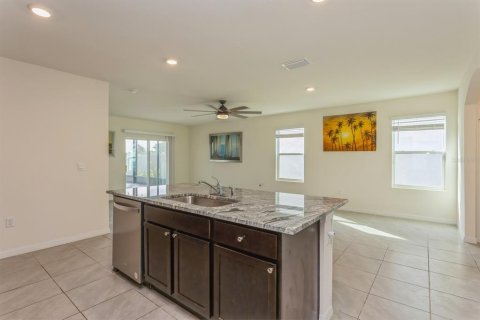 House in Wimauma, Florida 5 bedrooms, 231.23 sq.m. № 1524816 - photo 15