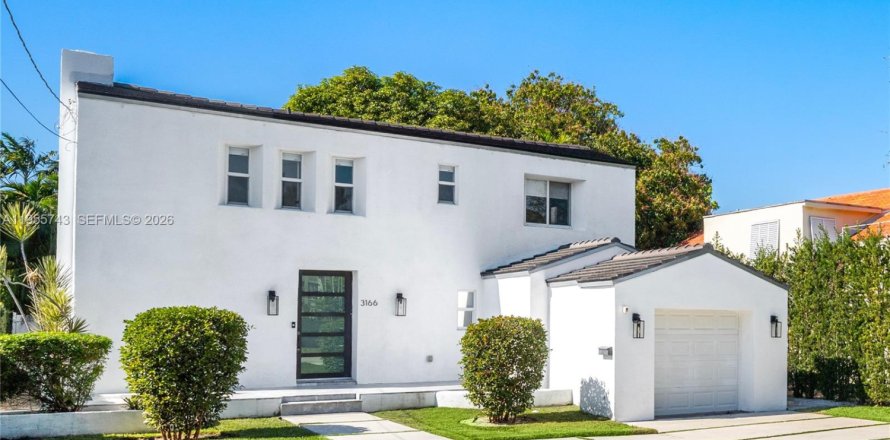 House in Miami Beach, Florida 4 bedrooms, 227.8 sq.m. № 2018016