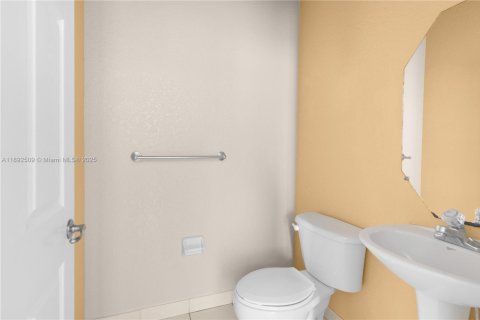 Touwnhouse à louer à Miami, Floride: 3 chambres, 148.83 m2 № 1946244 - photo 7