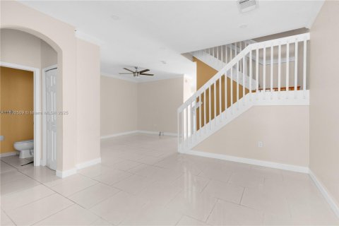 Touwnhouse à louer à Miami, Floride: 3 chambres, 148.83 m2 № 1946244 - photo 10
