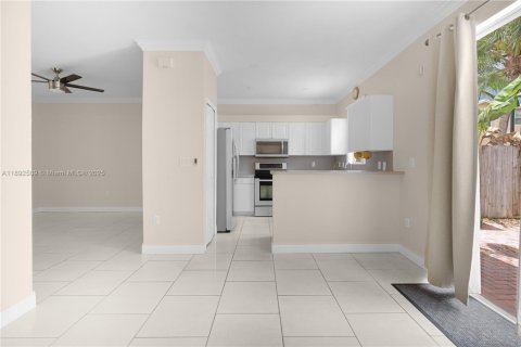 Touwnhouse à louer à Miami, Floride: 3 chambres, 148.83 m2 № 1946244 - photo 14