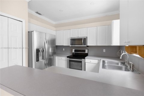 Touwnhouse à louer à Miami, Floride: 3 chambres, 148.83 m2 № 1946244 - photo 15