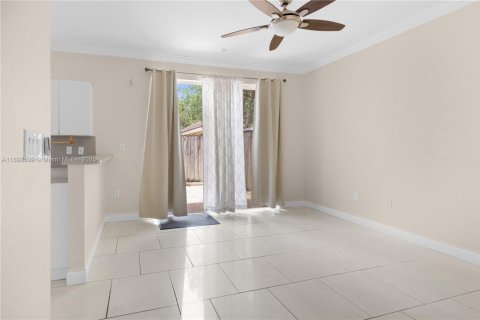 Touwnhouse à louer à Miami, Floride: 3 chambres, 148.83 m2 № 1946244 - photo 17