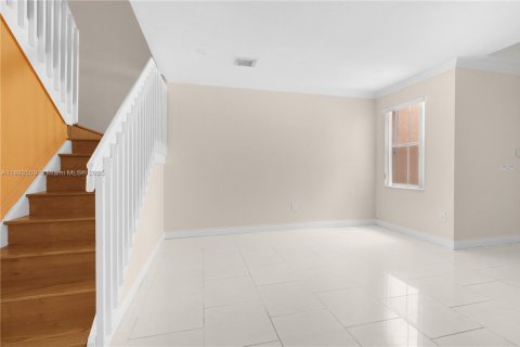 Touwnhouse à louer à Miami, Floride: 3 chambres, 148.83 m2 № 1946244 - photo 12