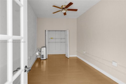 Touwnhouse à louer à Miami, Floride: 3 chambres, 148.83 m2 № 1946244 - photo 8