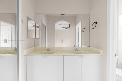 Touwnhouse à louer à Miami, Floride: 3 chambres, 148.83 m2 № 1946244 - photo 24