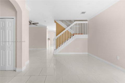 Touwnhouse à louer à Miami, Floride: 3 chambres, 148.83 m2 № 1946244 - photo 5