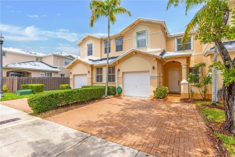 Touwnhouse à louer à Miami, Floride: 3 chambres, 148.83 m2 № 1946244 - photo 3