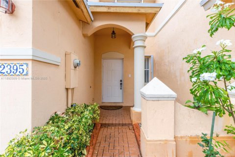 Touwnhouse à louer à Miami, Floride: 3 chambres, 148.83 m2 № 1946244 - photo 4