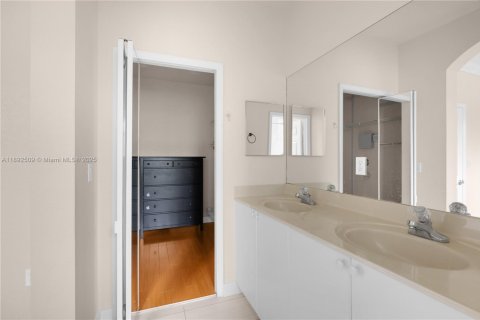 Touwnhouse à louer à Miami, Floride: 3 chambres, 148.83 m2 № 1946244 - photo 26