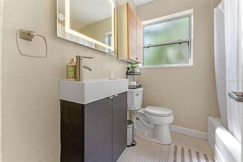 House in Orlando, Florida 2 bedrooms, 107.21 sq.m. № 1870562 - photo 14