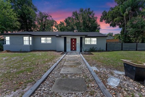 House in Orlando, Florida 2 bedrooms, 107.21 sq.m. № 1870562 - photo 1