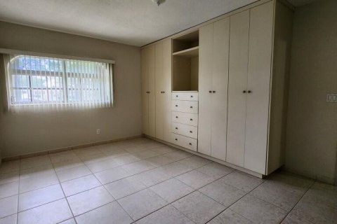 Condo in Miami, Florida, 2 bedrooms № 2081512 - photo 13