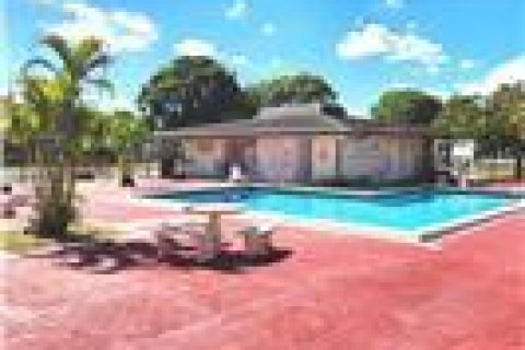 Condo in Miami, Florida, 2 bedrooms № 2081512 - photo 16