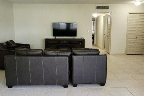 Condo in Miami, Florida, 2 bedrooms № 2081512 - photo 7
