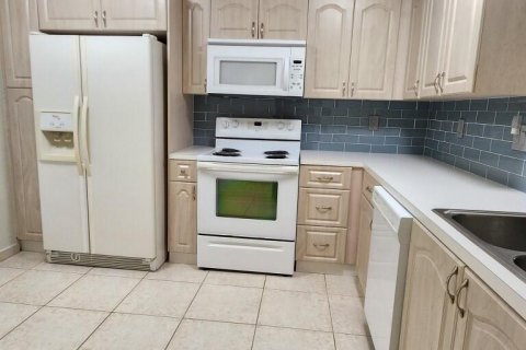 Condo in Miami, Florida, 2 bedrooms № 2081512 - photo 5