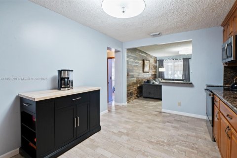 Casa en venta en Hollywood, Florida, 3 dormitorios, 121.24 m2 № 1872377 - foto 15